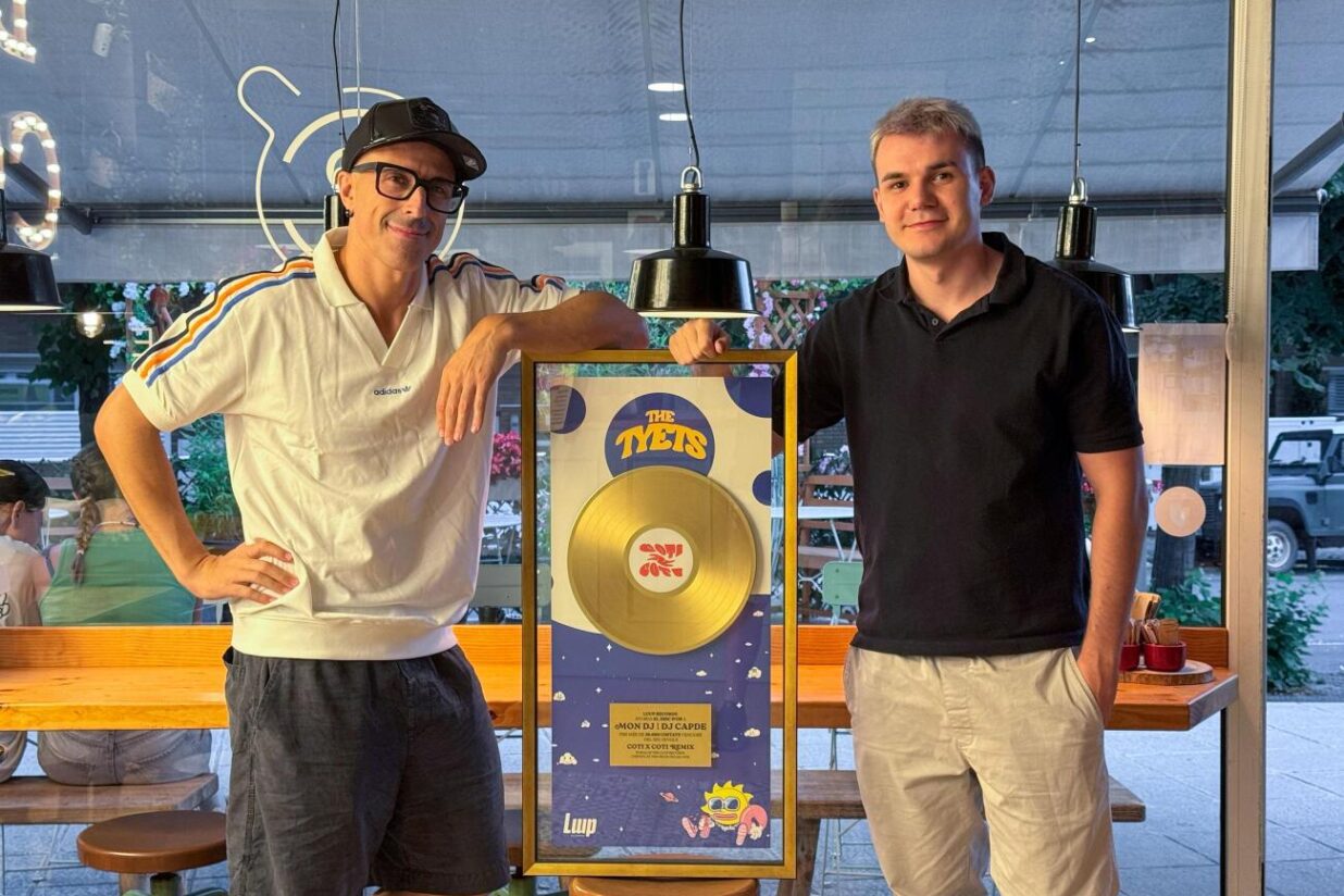 Disc d'Or vinculat al remix de Coti x Coti de MON DJ i DJ Capde.